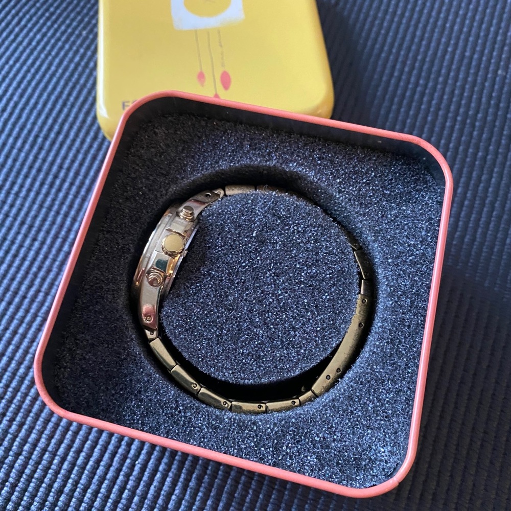 Watch - Picture 5 of 5